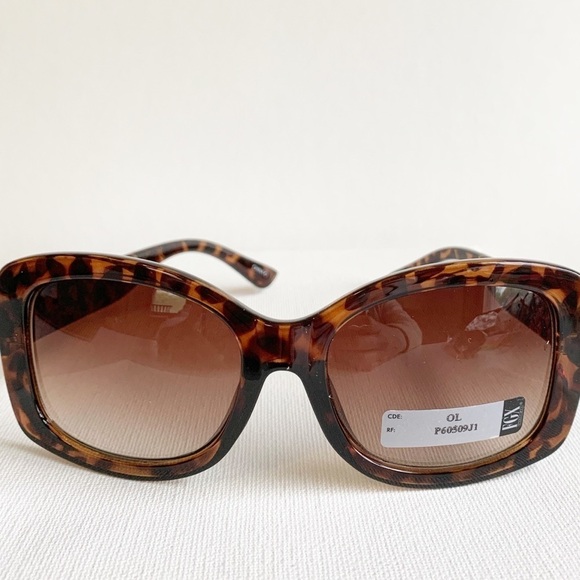 Oversized tortoise Brown and tan NWT sunglasses - Picture 1 of 4